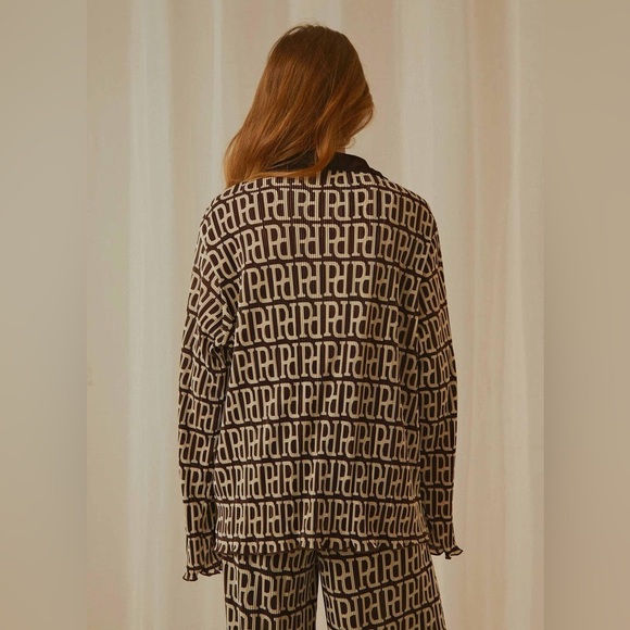 NWOT Peppermayo Change of Pace Logo Mania Blouse in Brown/White Size 2 - Picture 4 of 16